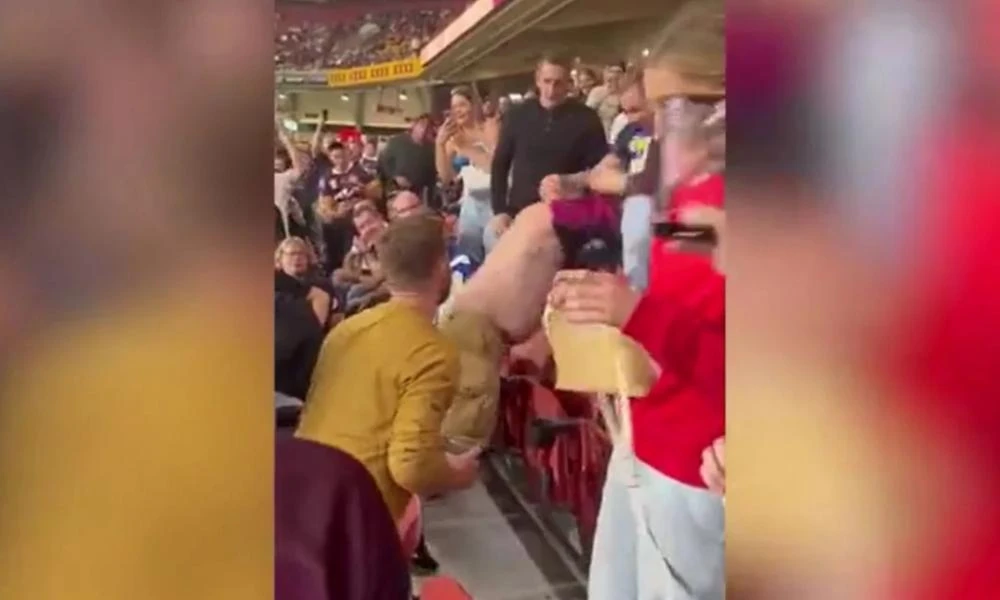 Αυστραλία: Οπαδός γρονθοκοπήθηκε επειδή δεν τήρησε ενός λεπτού σιγή